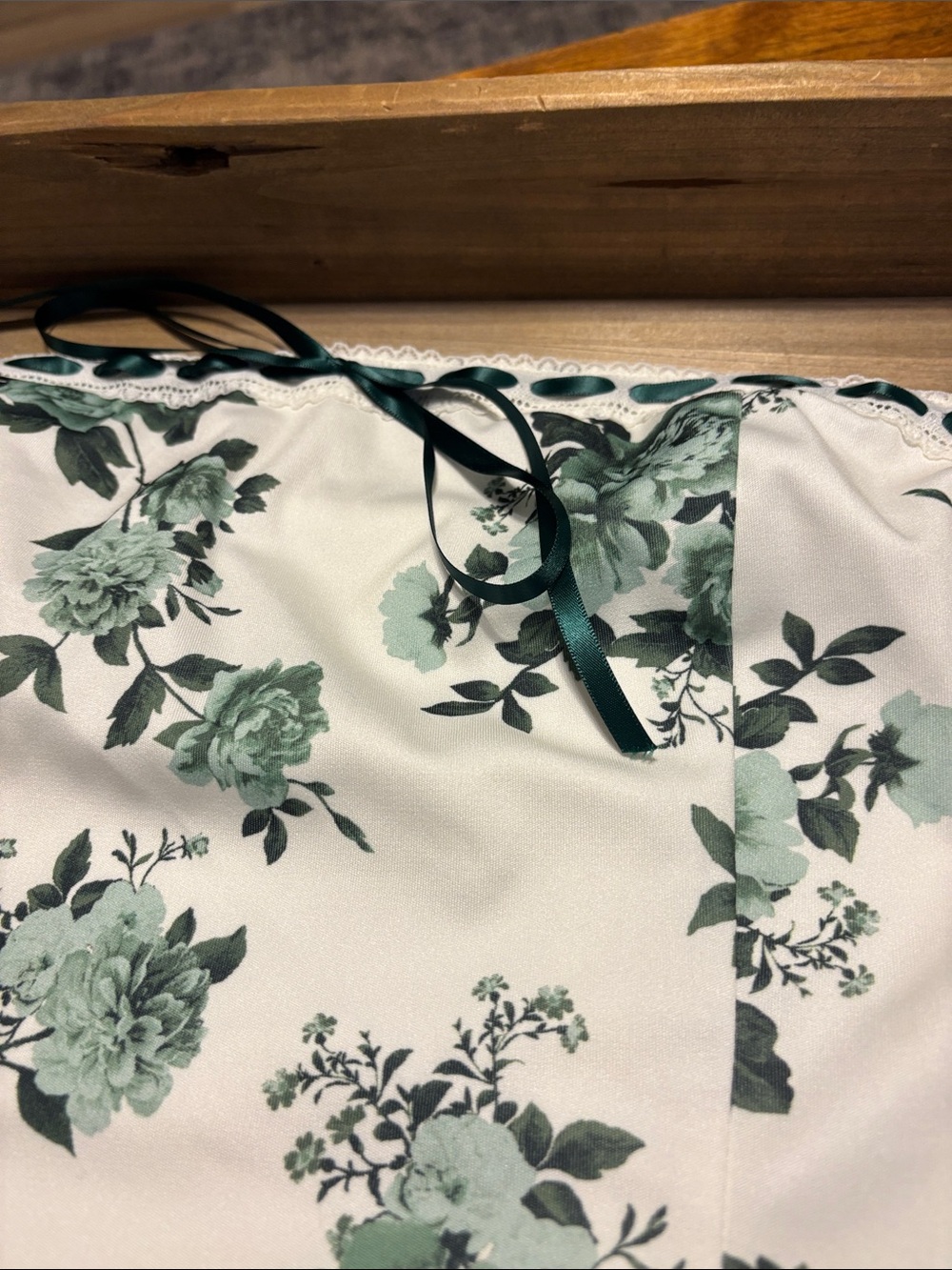 Kimchi Blue Floral Satin Bandeau Crop Boho Coquette Feminine Floral Large - Picture 3 of 6